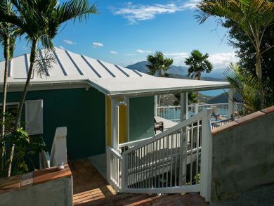 Coral Bay Luxury World Class Views